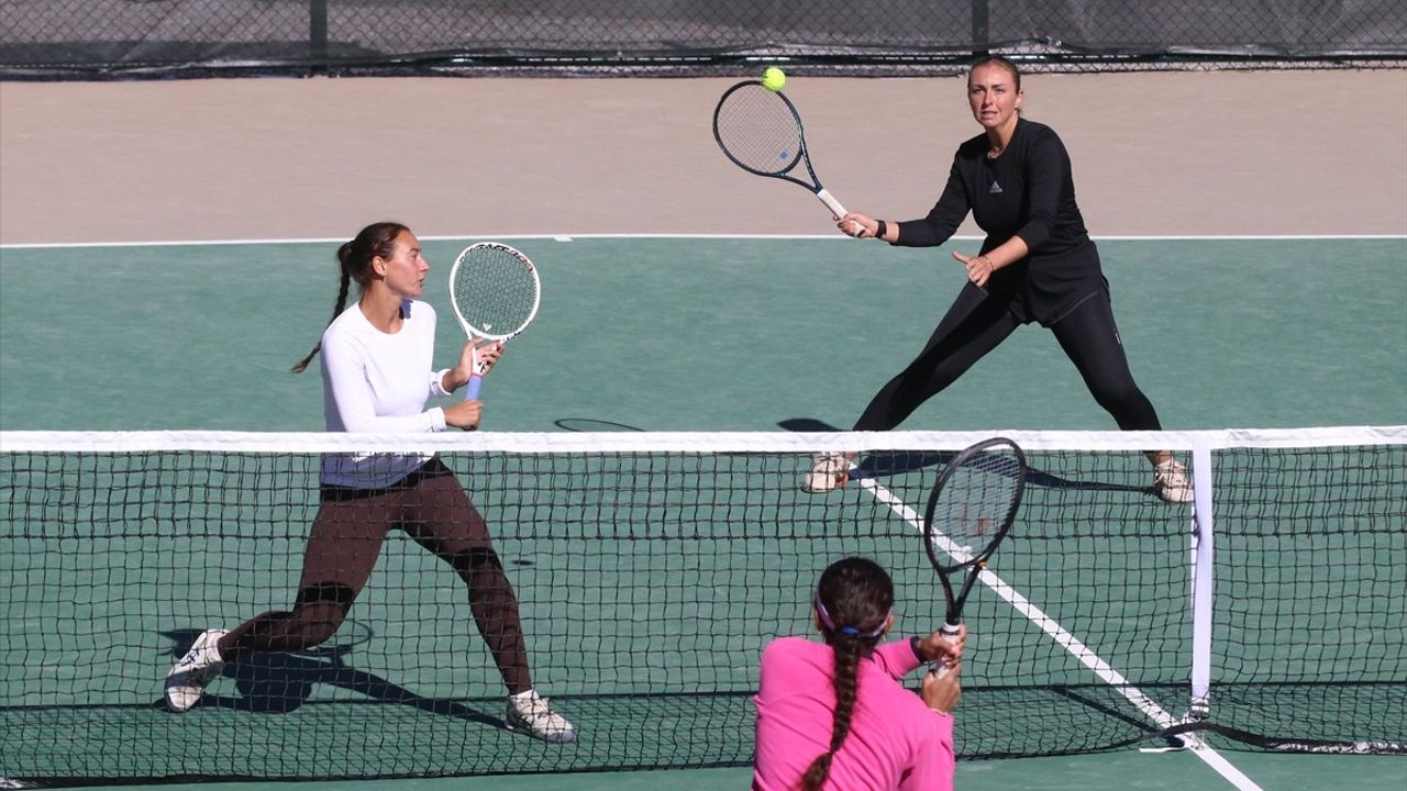 Kayseri'de ITF Uluslararası W35 Tenis Turnuvası Şampiyonları Belli Oldu