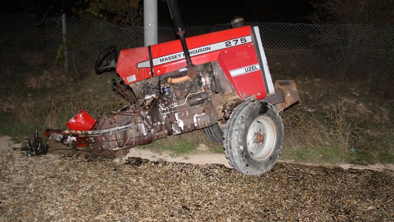 Konya'da Otomobil ve Traktör Çarpışması: 1 Ölü, 1 Yaralı