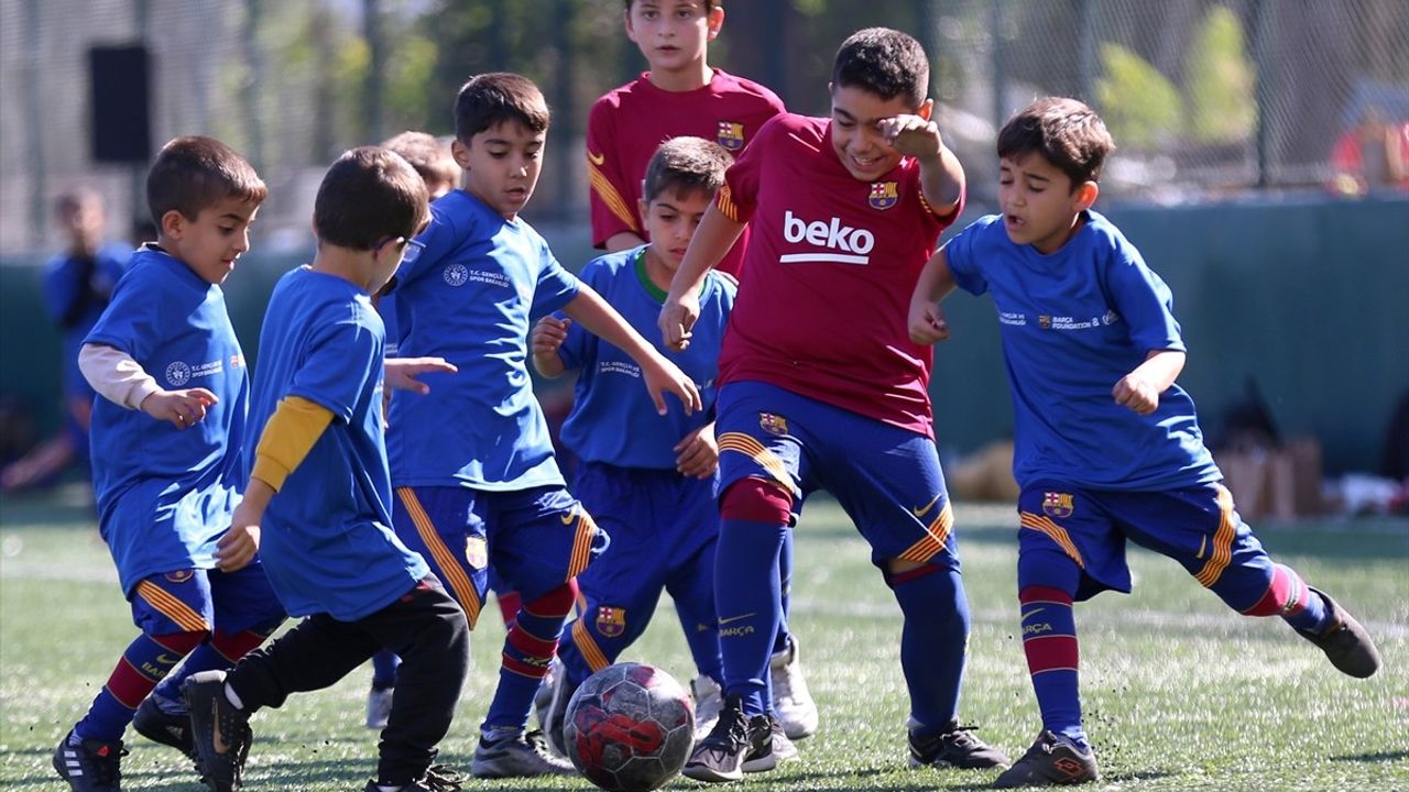 Manisa'da Çocuklar için Dostluk Turnuvası Düzenlendi