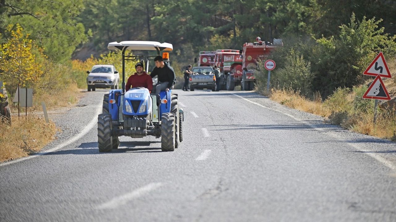 Menteşe'deki Orman Yangınına Köylülerden Destek