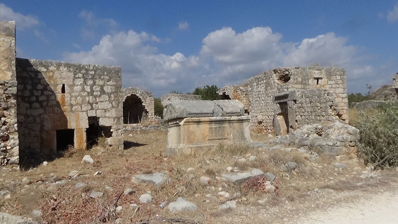 Mersin'deki Elaiussa Sebaste Antik Kenti'nde Nekropol Çalışmaları Devam Ediyor