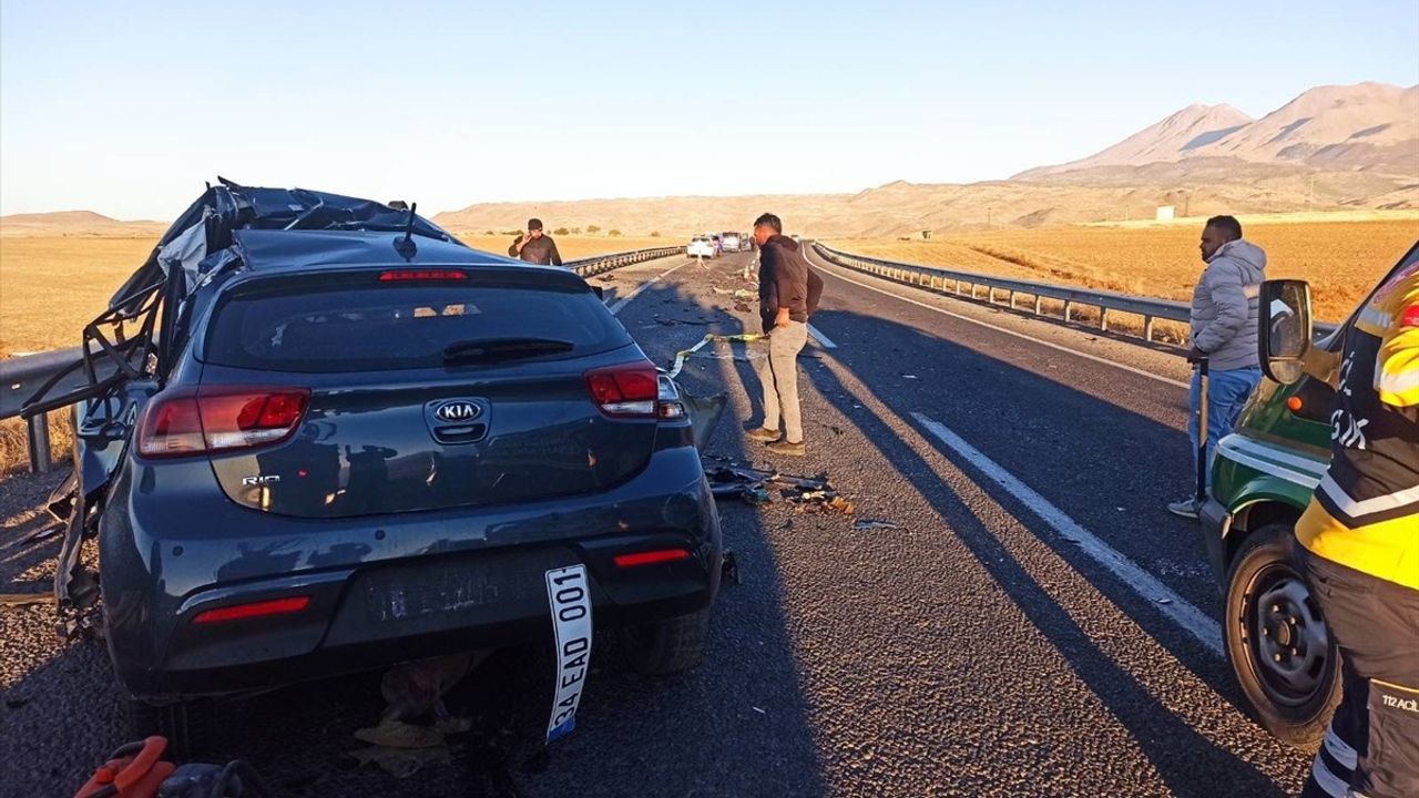 Niğde'de Trafik Kazası: 1 Ölü, 3 Yaralı