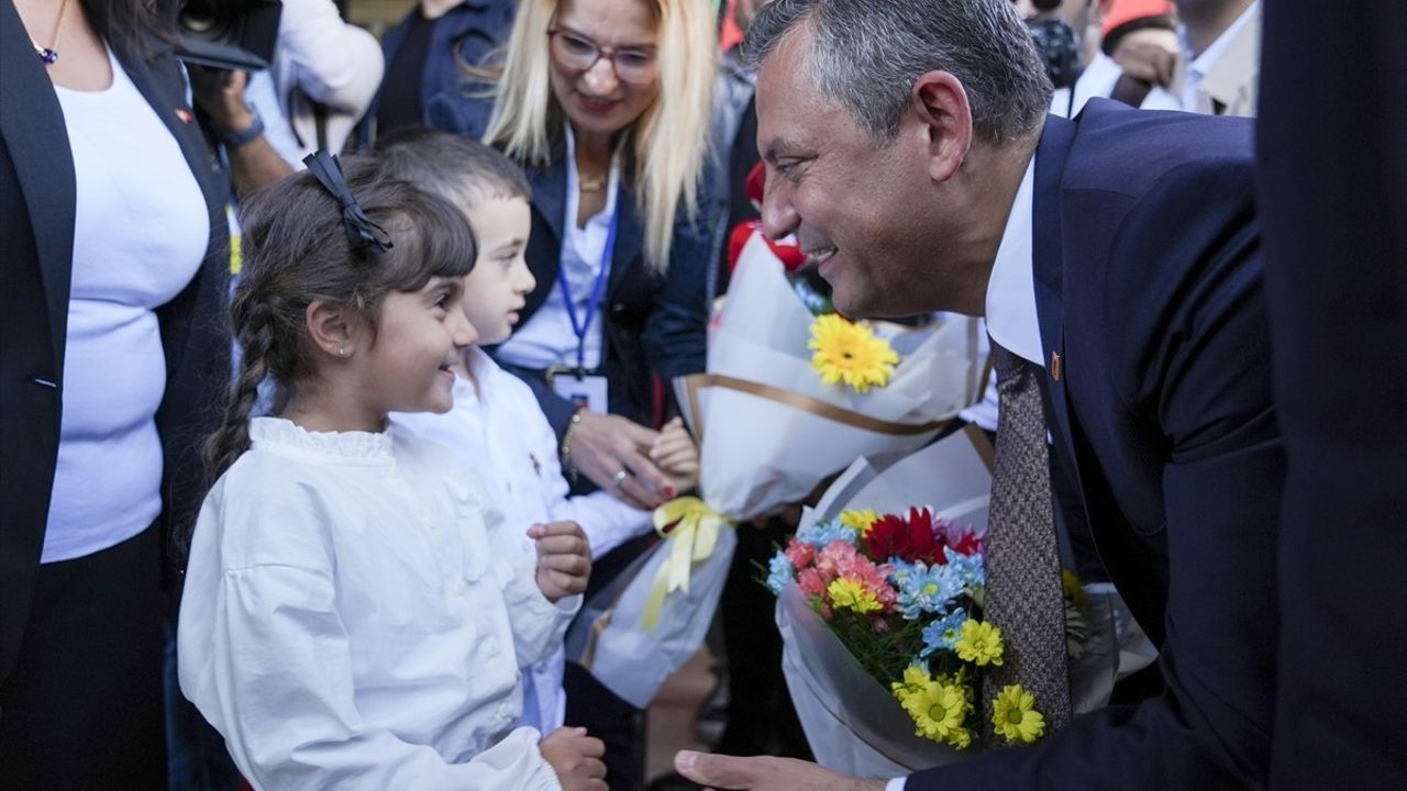 Özgür Özel, İstanbul'da Kreş Yatırımlarını Vurguladı