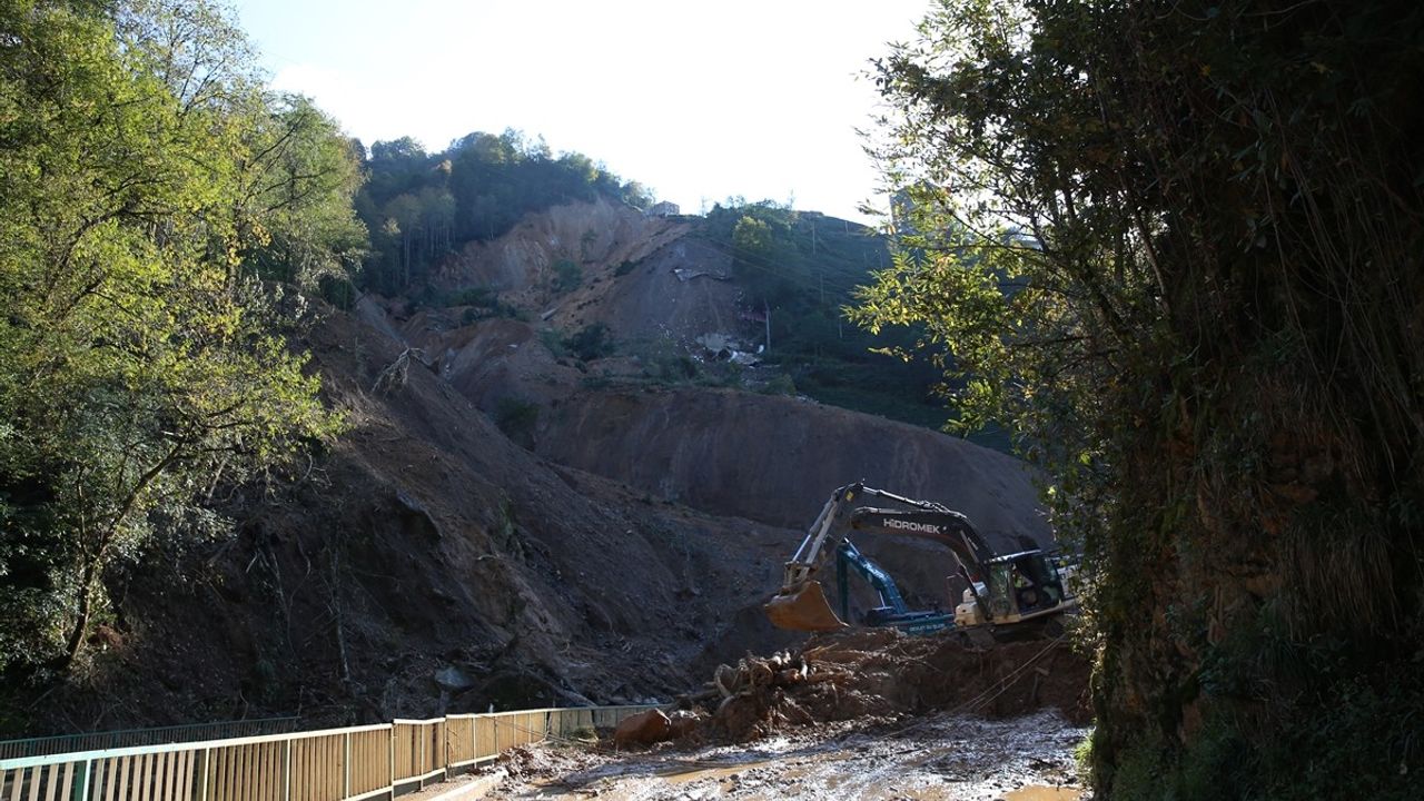 Rize'deki Heyelan Sonrası İnceleme ve Önlemler