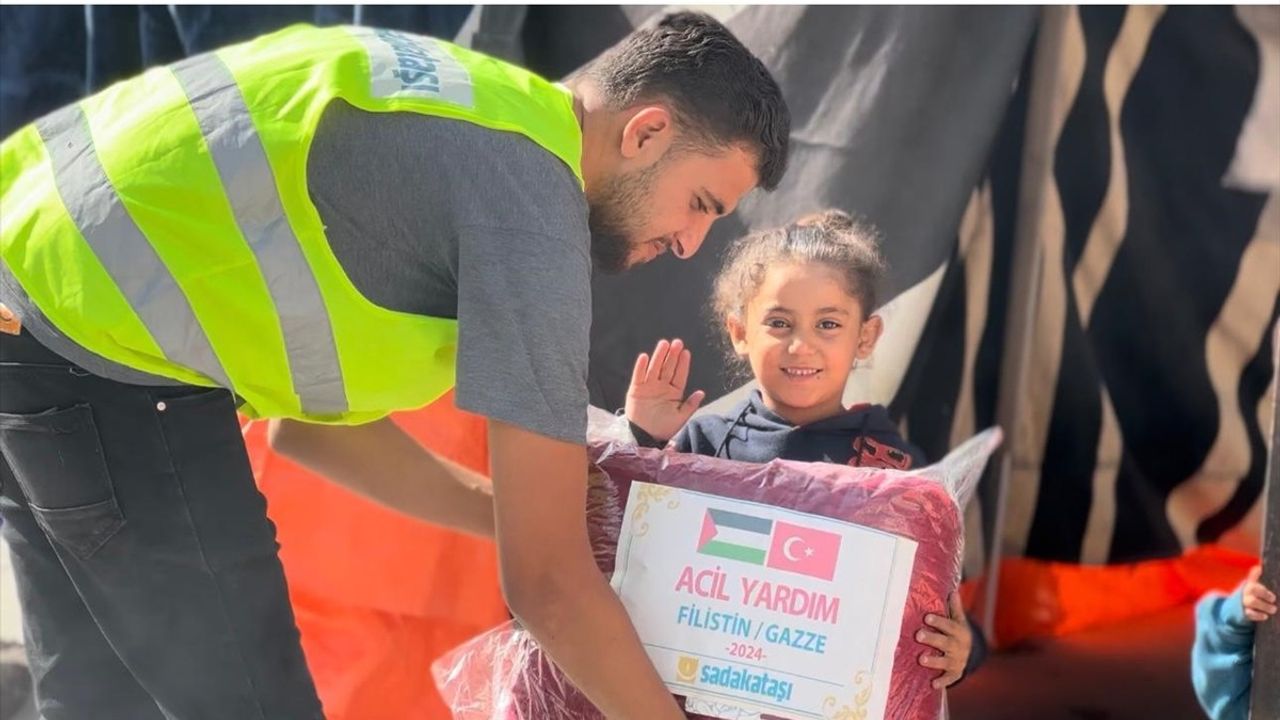 Sadakataşı Derneği, Gazze'ye Acil Yardım Gönderdi