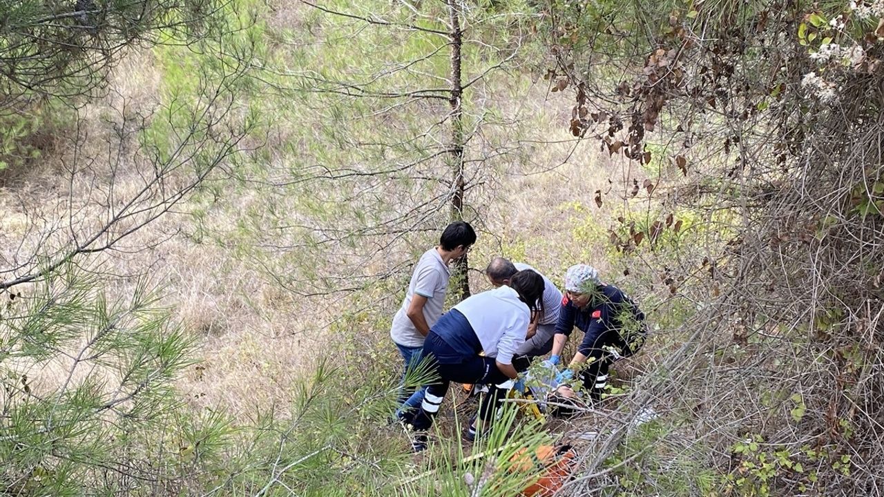 Sakarya'da Motosiklet Kazası: Sürücü Hastaneye Kaldırıldı