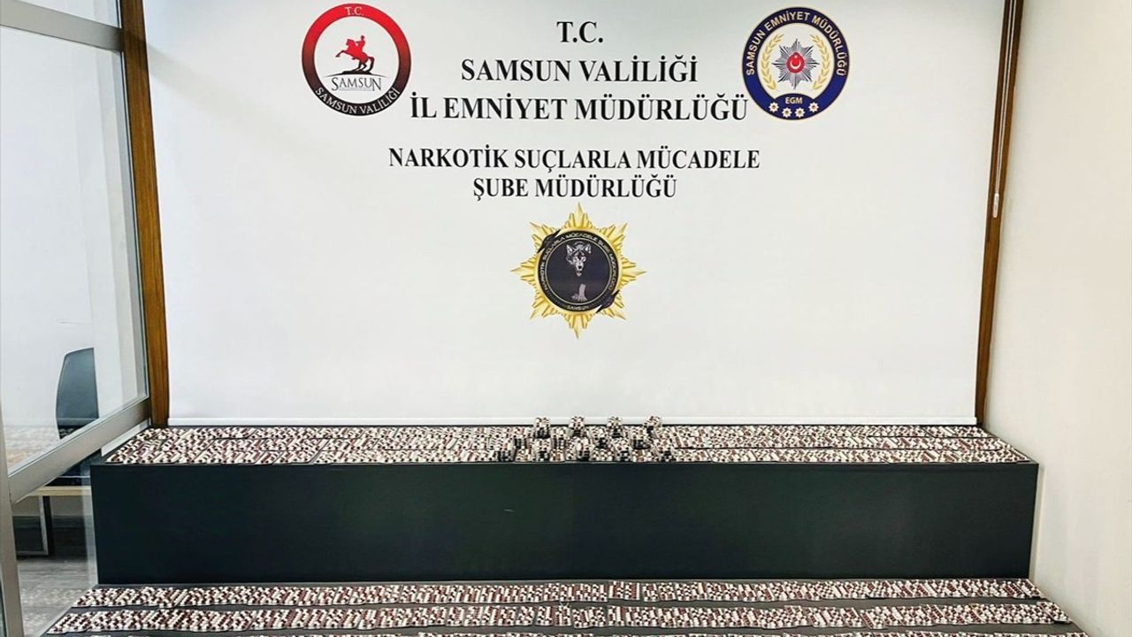 Samsun'da Uyuşturucu Operasyonu: 5 Bin 530 Sentetik Ecza Hapı Ele Geçirildi