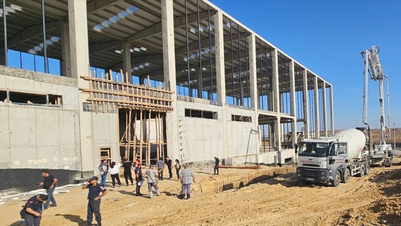 Tekirdağ'da Fabrika İnşaatında Çökme: 1 Ölü, 3 Yaralı