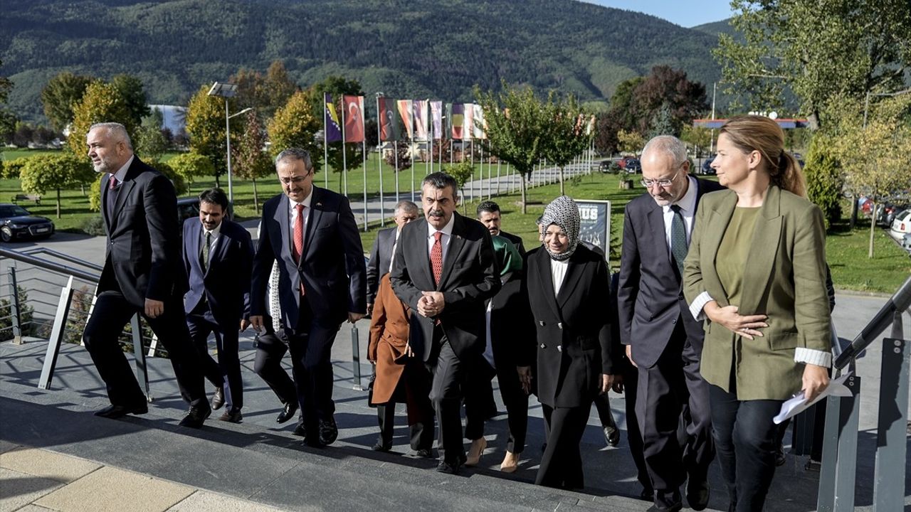 Türkiye Küresel Sömürü Düzenine Karşı Mücadele Ediyor