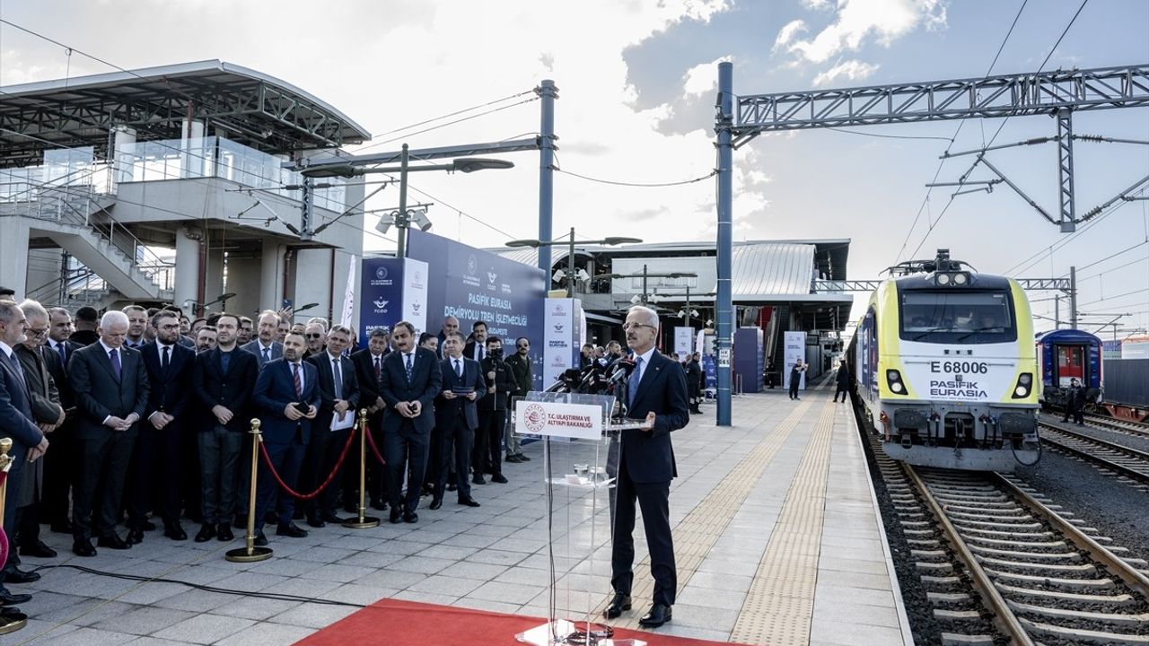 Türkiye'nin İlk Özel Uluslararası Yük Treni Seferlerine Başladı