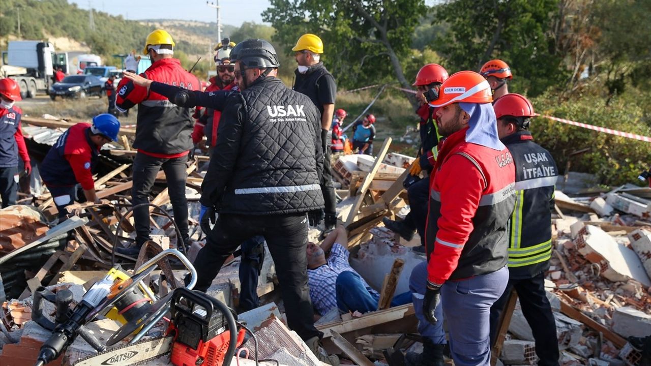 Uşak'ta 6 Saat Süren Deprem Tatbikatı Gerçekleştirildi