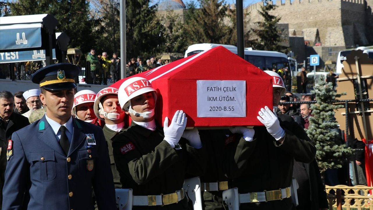 Üsteğmen Fatih Çelik Son Yolculuğuna Uğurlandı