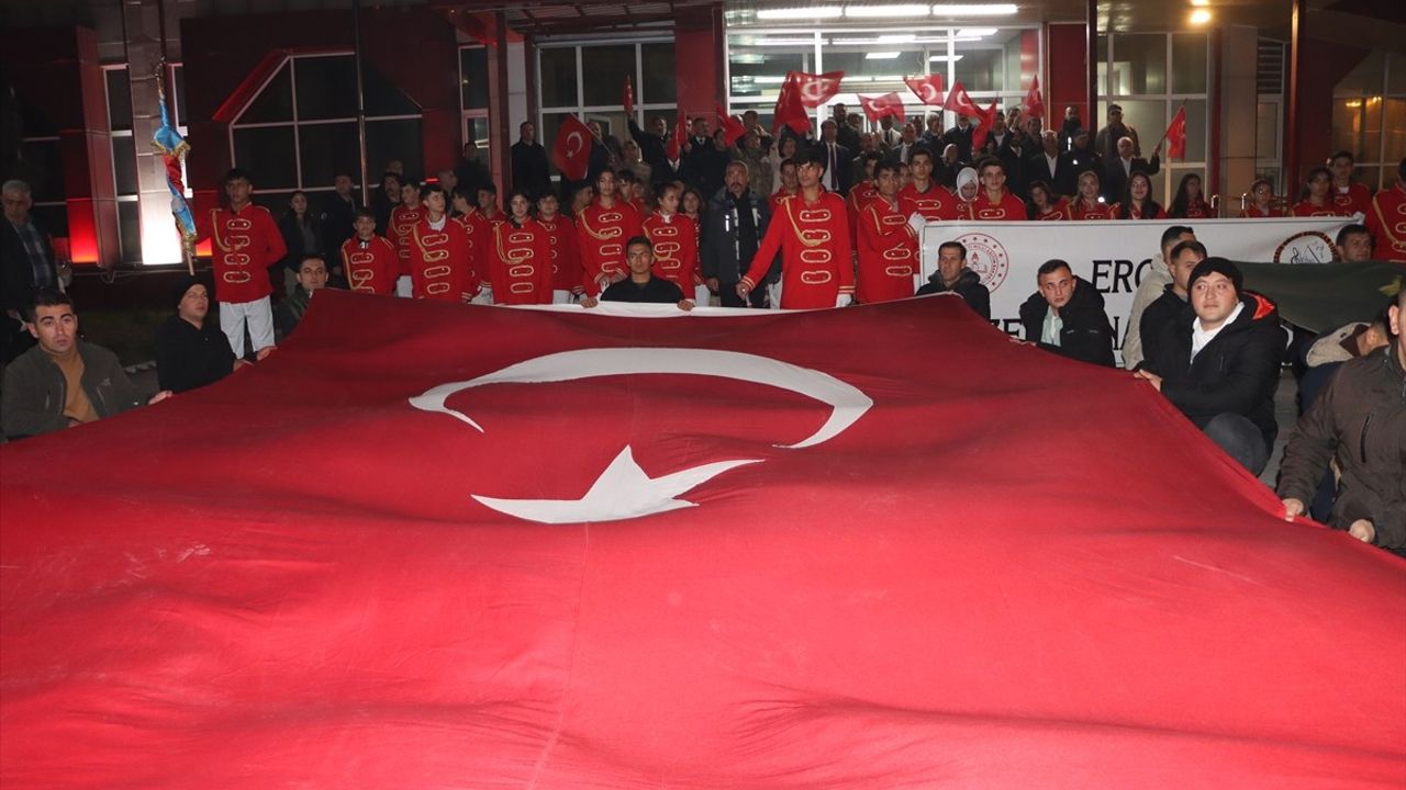 Van'da Coşkuyla 29 Ekim Cumhuriyet Bayramı Kutlandı