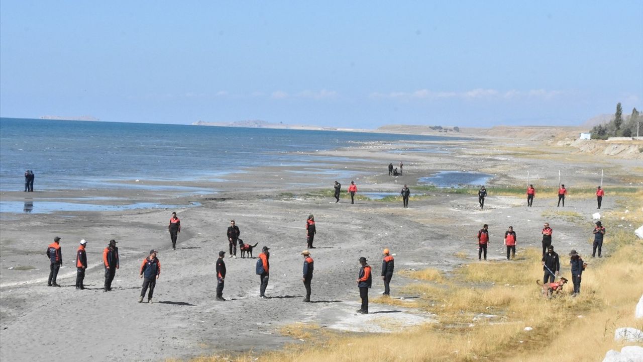 Van'da Kaybolan Öğrenci İçin Arama Çalışmaları Devam Ediyor