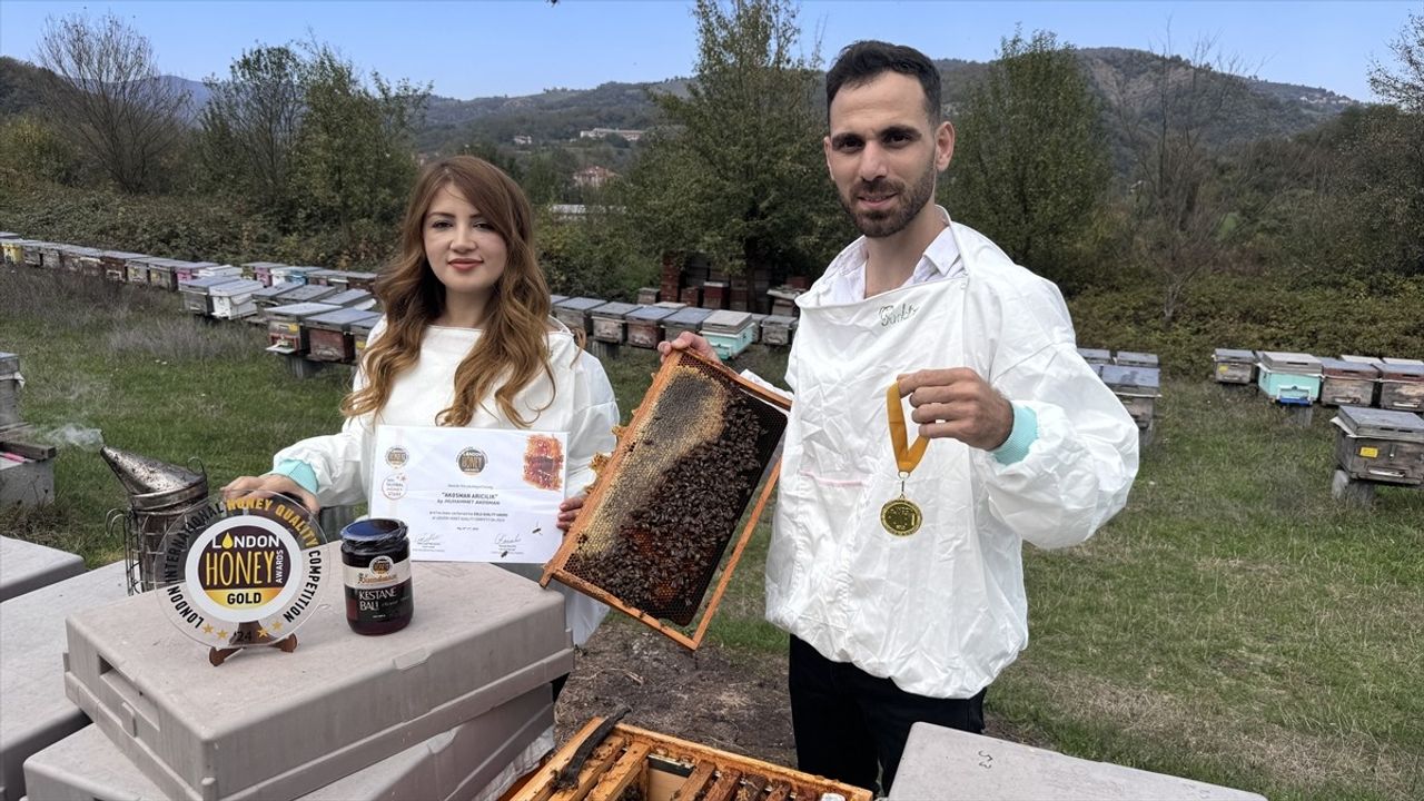 Zonguldaklı Çift, Londra'da 'Altın Bal Ödülü'nü Kazandı