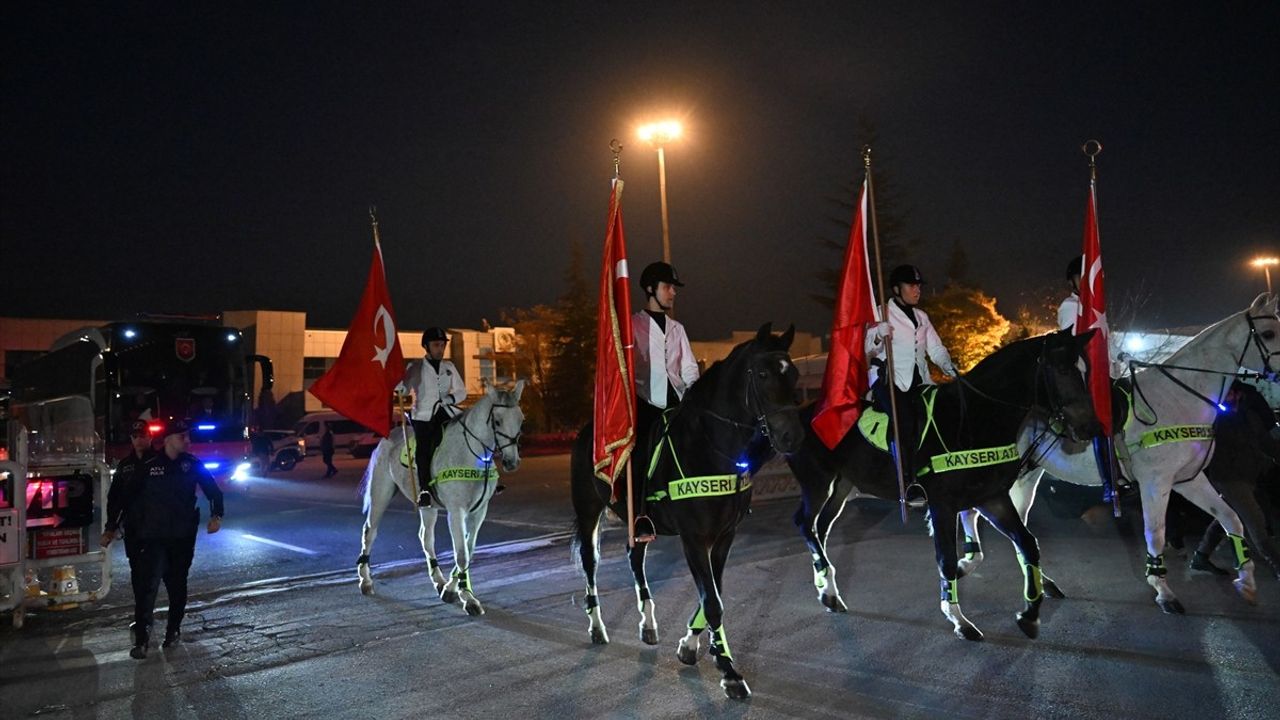 A Milli Futbol Takımı Galler Maçı İçin Kayseri'de