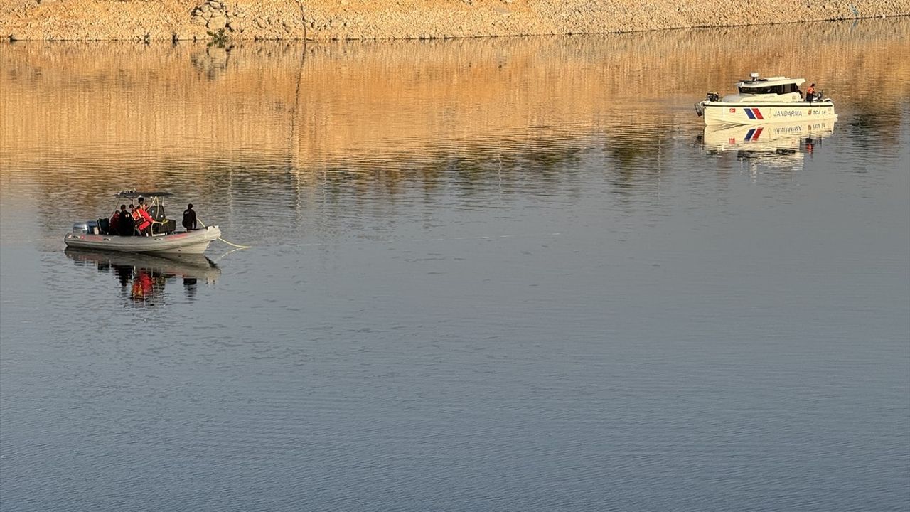 Adıyaman'da Kaybolan Genç İçin Arama Çalışmaları Devam Ediyor