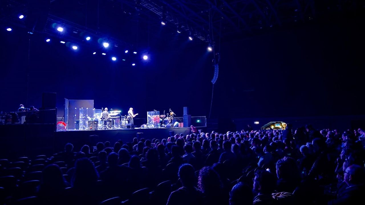 Al Di Meola İstanbul'da Yıldızlı Bir Konser Verdi