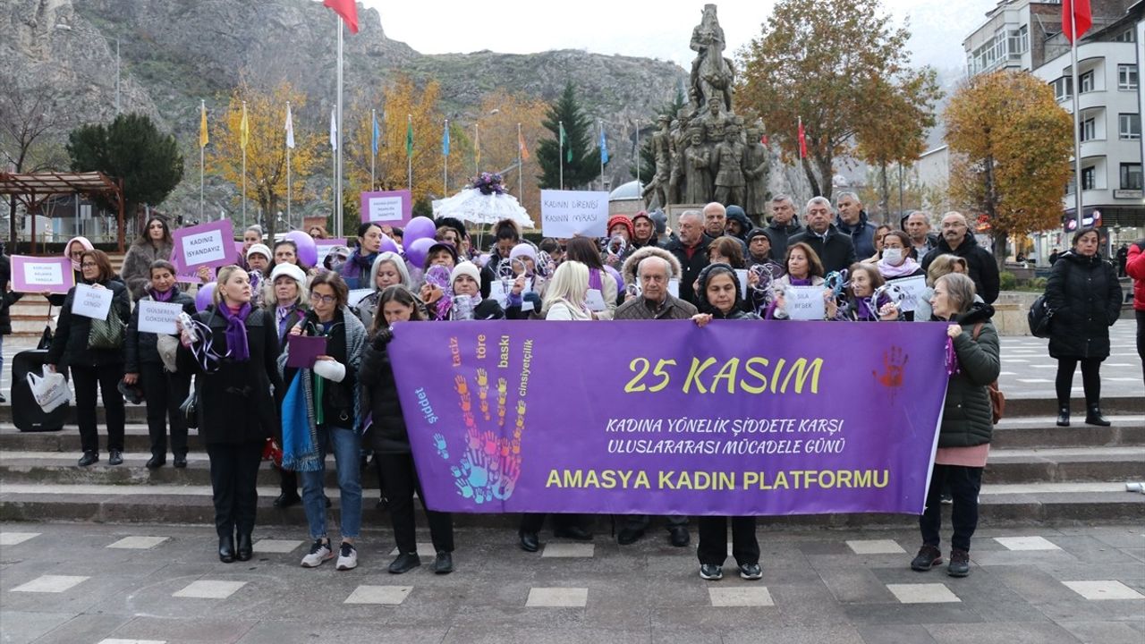 Amasya'da Kadına Yönelik Şiddete Tepki: Mor Mendil Protestosu