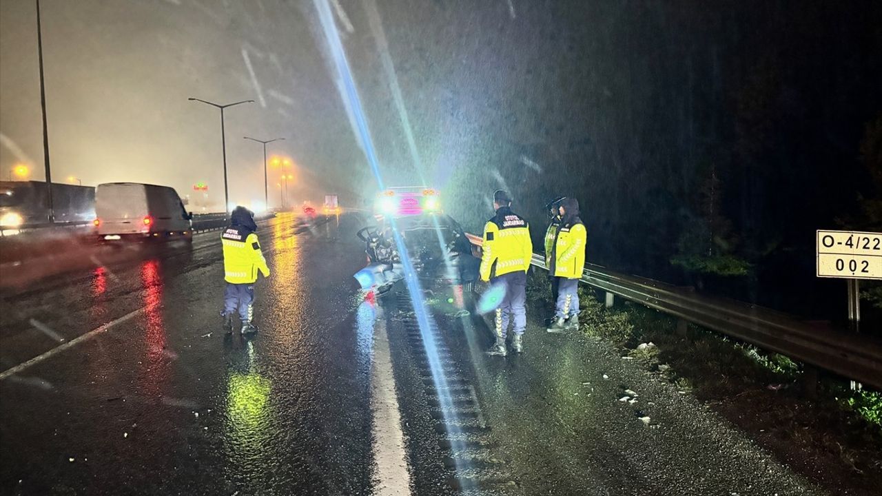 Anadolu Otoyolu'nda Tır Kazası: 3 Yaralı