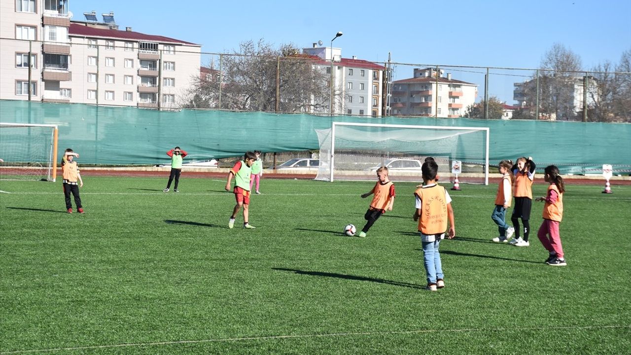 Artvin'de 13. Grassroots Herkes İçin Futbol Şenliği Başladı