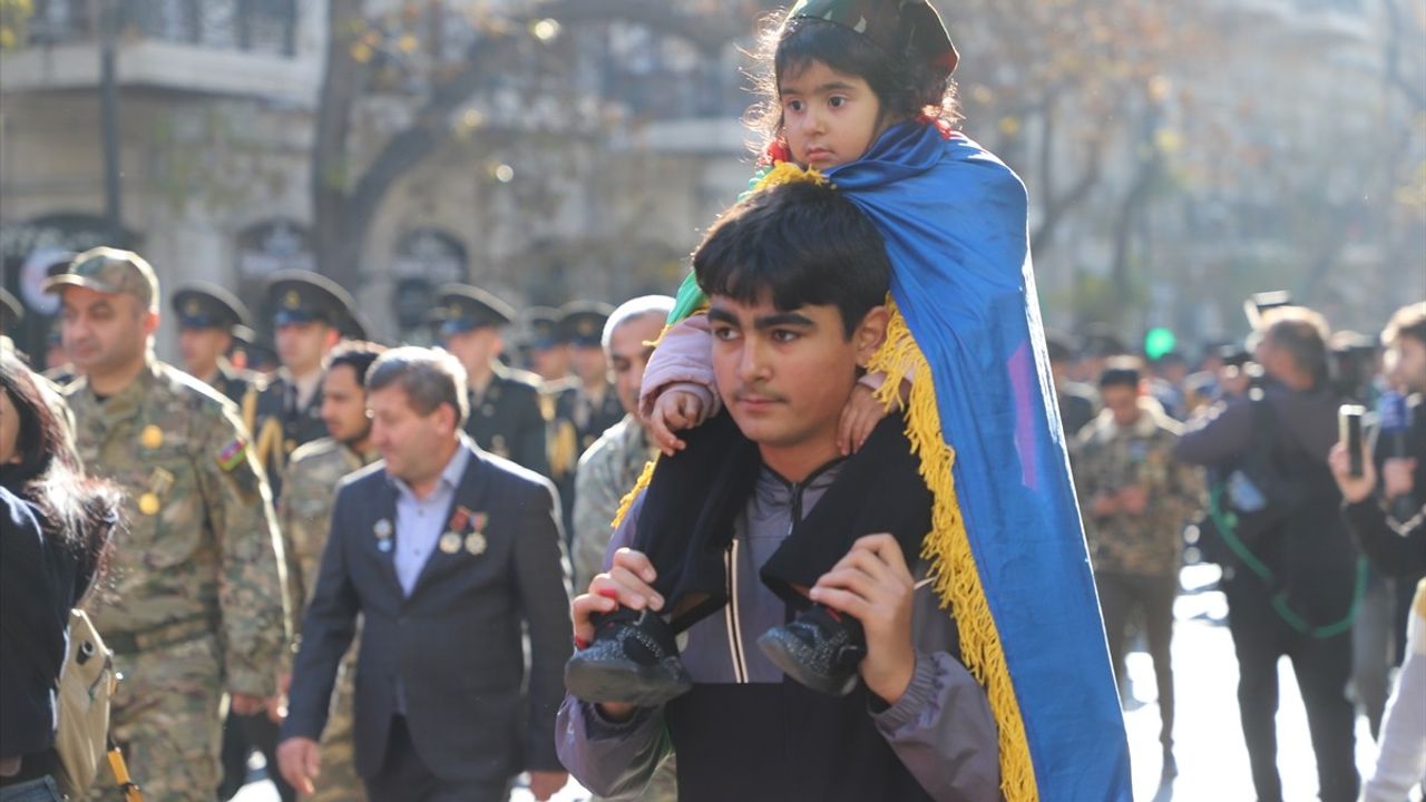 Azerbaycan'da Karabağ Zaferi'nin 4. Yıl Dönümü Coşkuyla Kutlandı