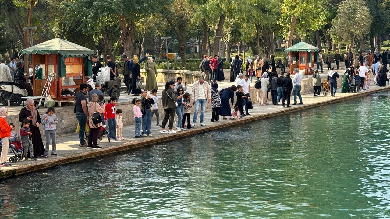 Balıklıgöl'de Hafta Sonu Yoğunluğu