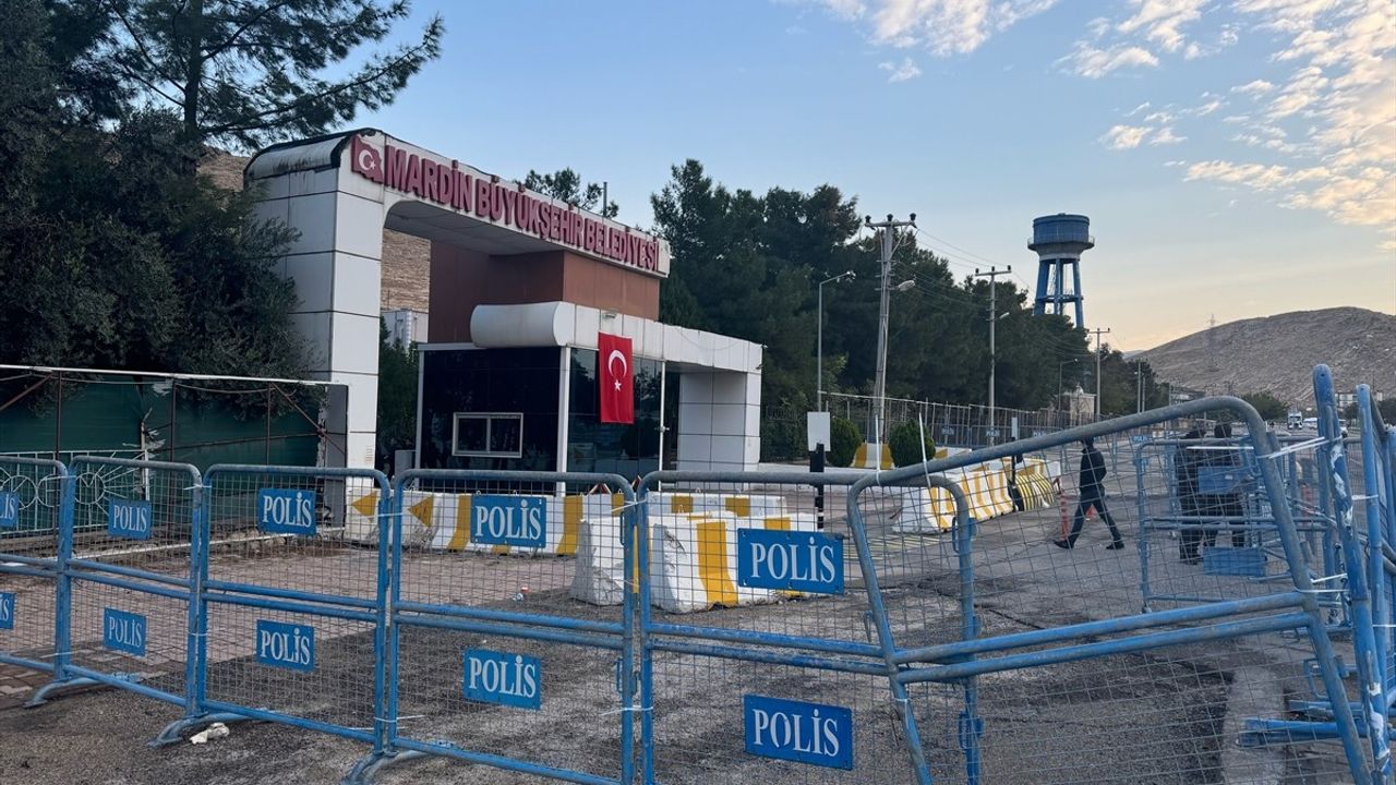 Belediye Başkanları Görevden Uzaklaştırıldı