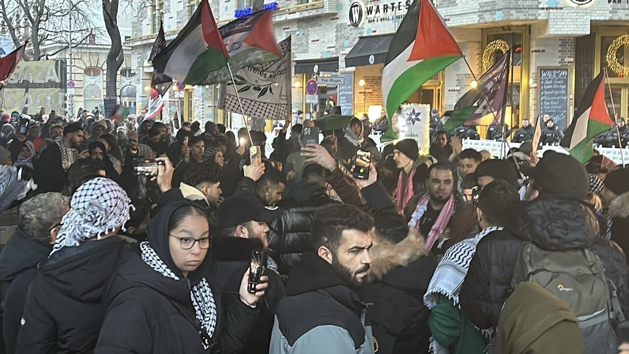 Berlin'de Filistin Destek Gösterisinde Çatışmalar