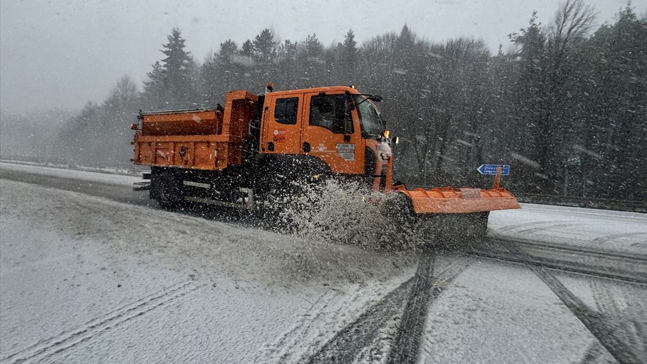 Bolu Dağı'nda Kar Yağışı Etkili Oldu