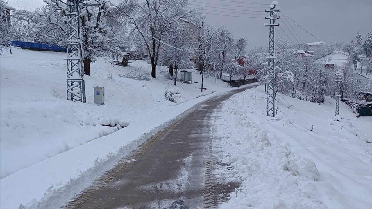 Bolu ve Bartın'da Karla Kapanan 150 Köy Yolu Yeniden Ulaşıma Açıldı