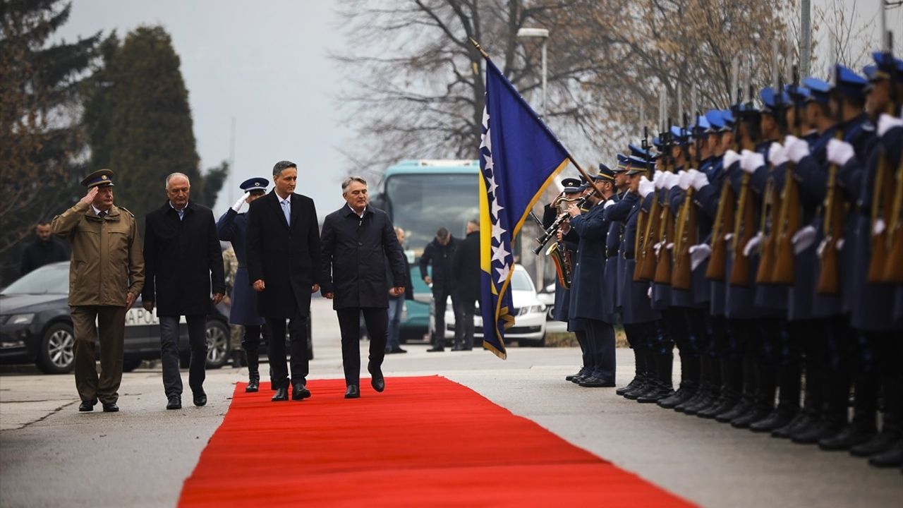 Bosna Hersek'te Silahlı Kuvvetler Günü Coşkuyla Kutlandı