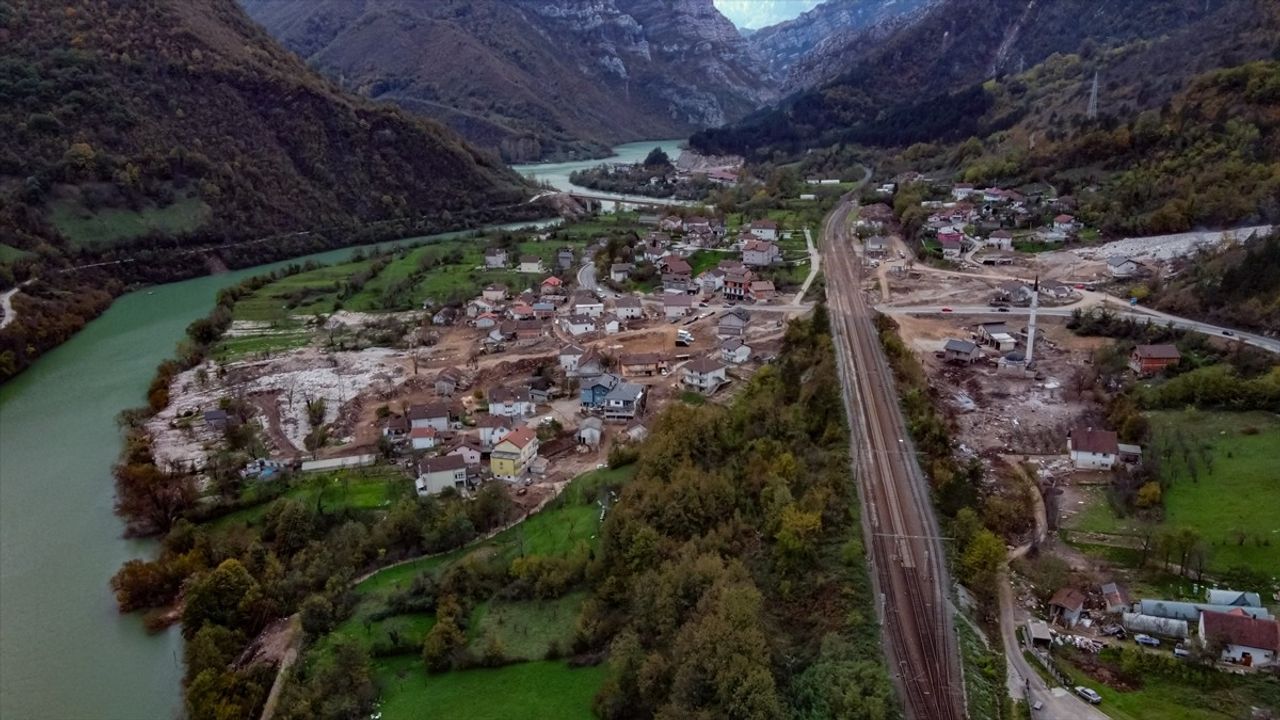 Bosna Hersek'teki Sel Felaketinin Ardından Yardım Çalışmaları Devam Ediyor