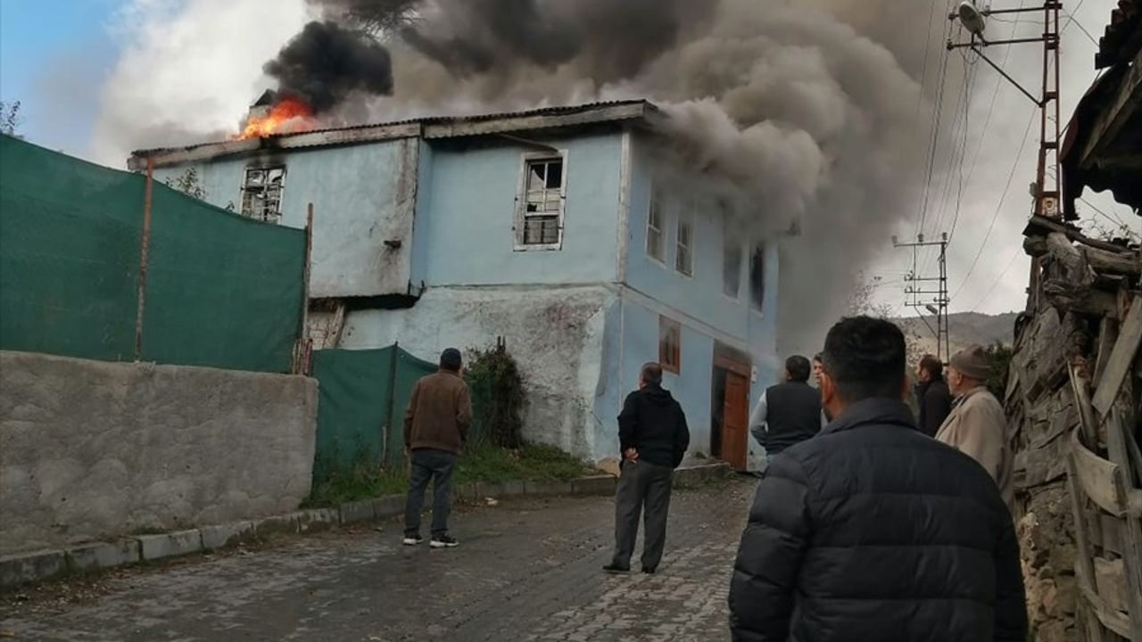 Çankırı'da Yangın: Bir Ev Kullanılamaz Hale Geldi