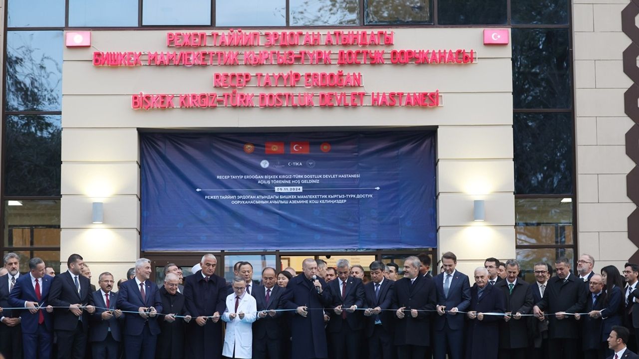 Cumhurbaşkanı Erdoğan Bişkek'te Yeni Hastanenin Açılışını Yaptı