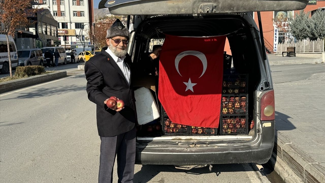 Elmacı Dede'den Hakkari'ye Destek