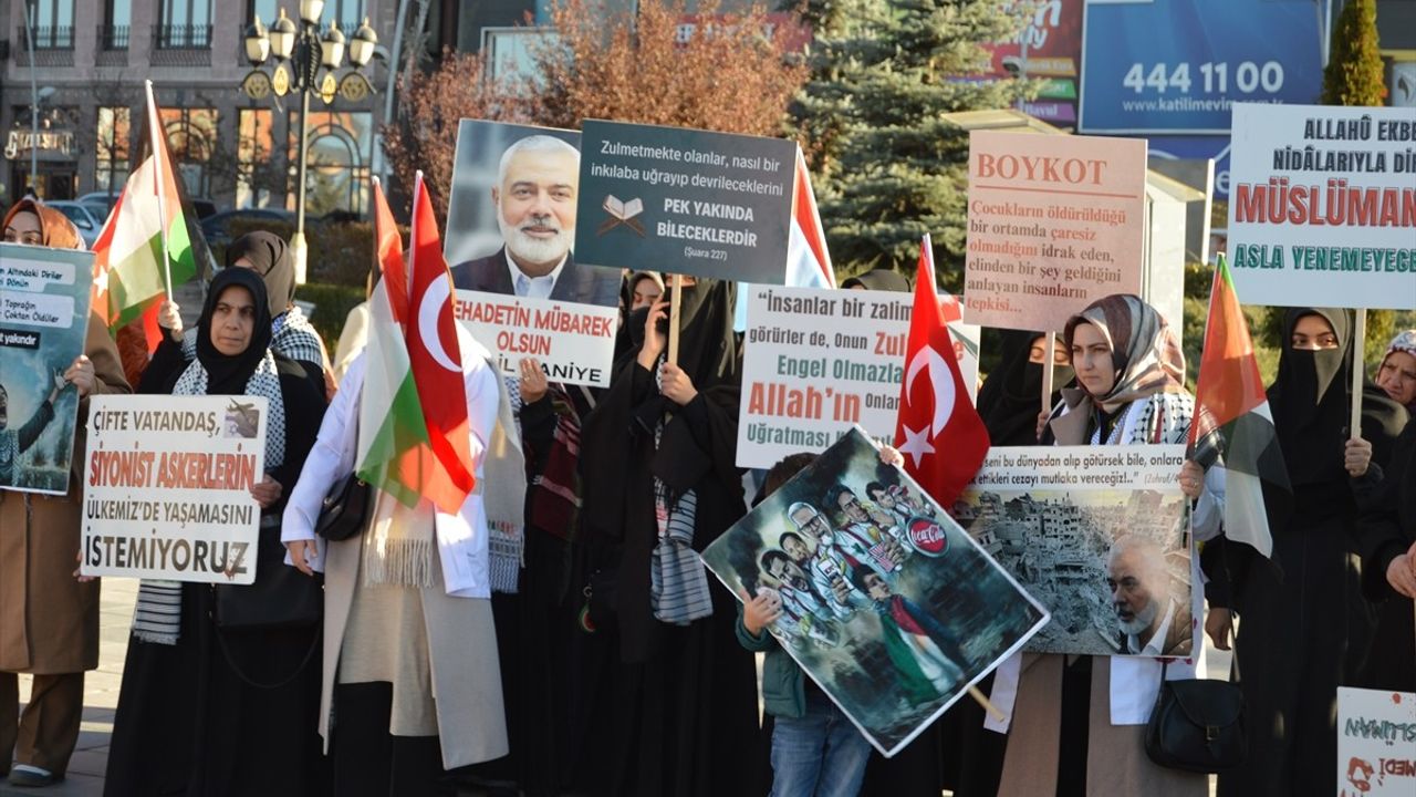 Erzurum'da Sağlık Çalışanlarından Gazze'ye Destek Yürüyüşü