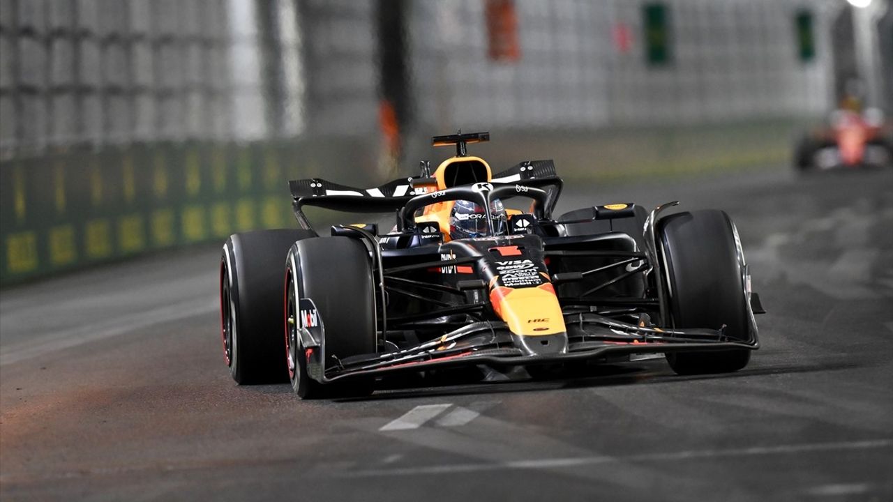 Formula 1'de Verstappen Dört Yıldızlı Şampiyonluğa Ulaştı