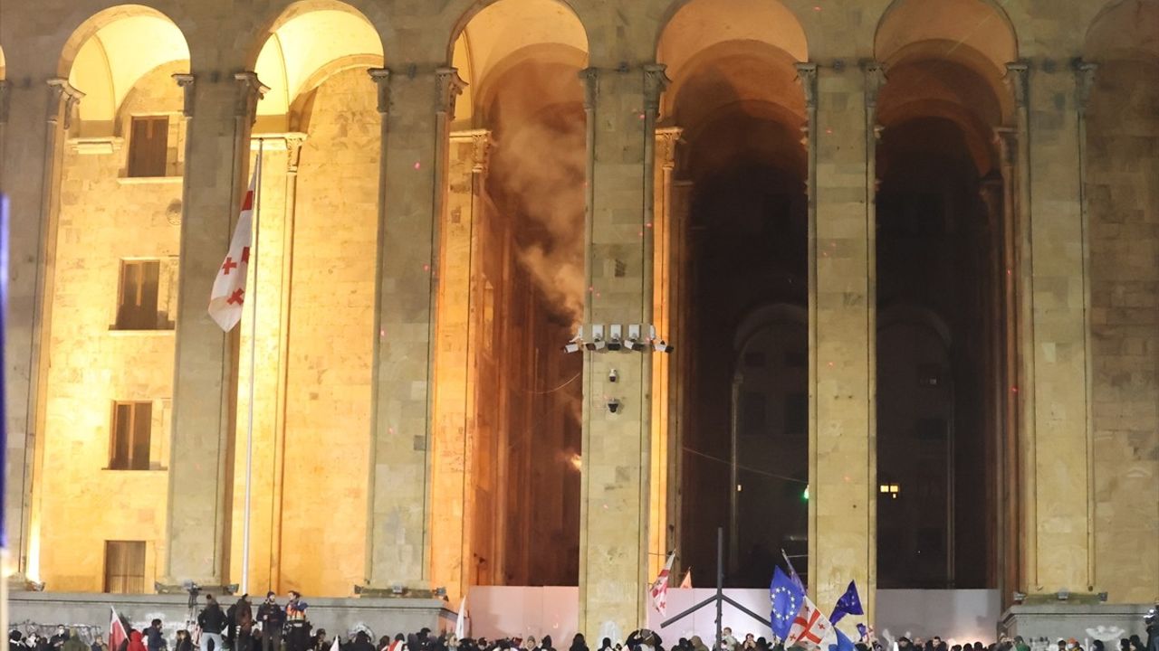 Gürcistan'da AB'ye Katılım Müzakerelerine Karşı Protestolar Devam Ediyor