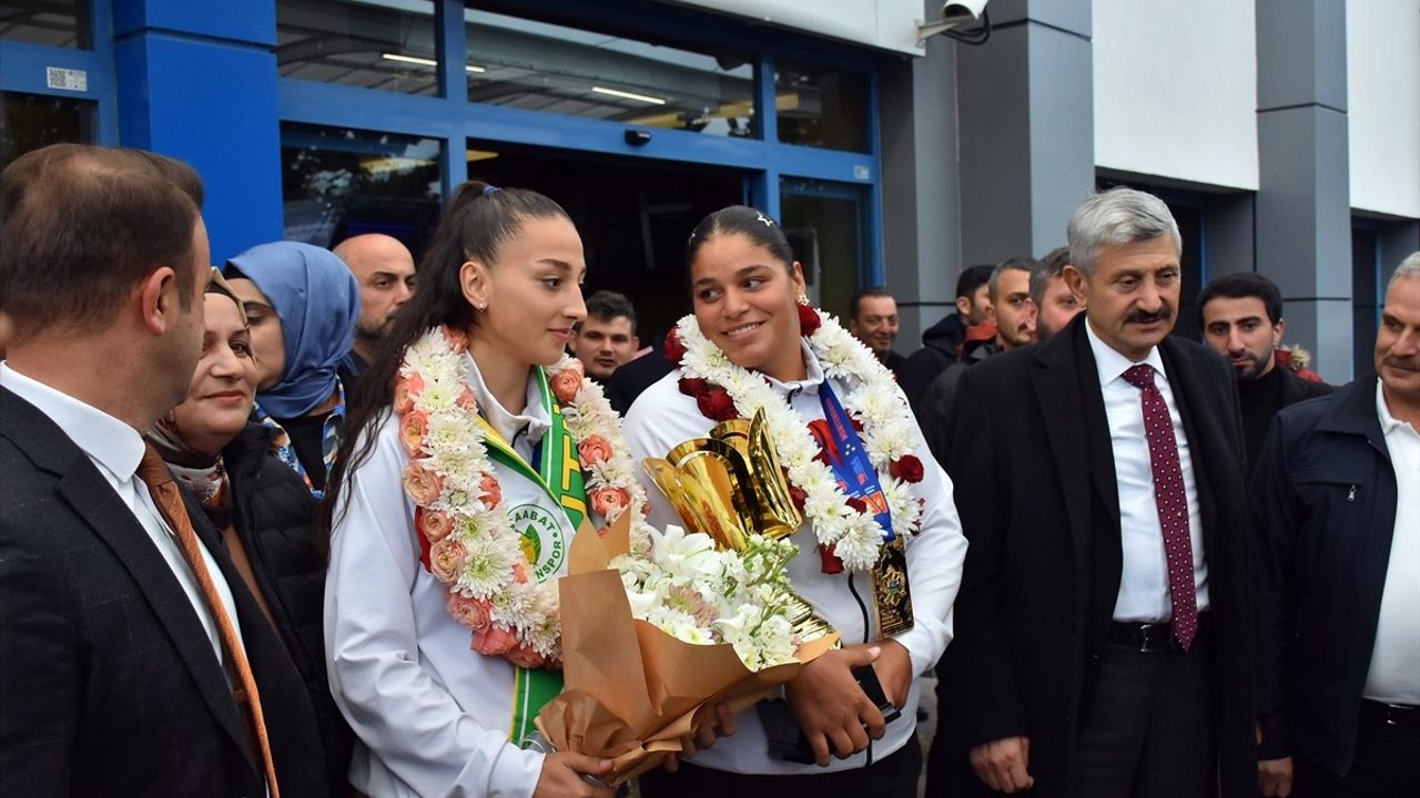 Havvanur Kethüda ve Dilara Sak'a Trabzon'da Coşkulu Karşılama