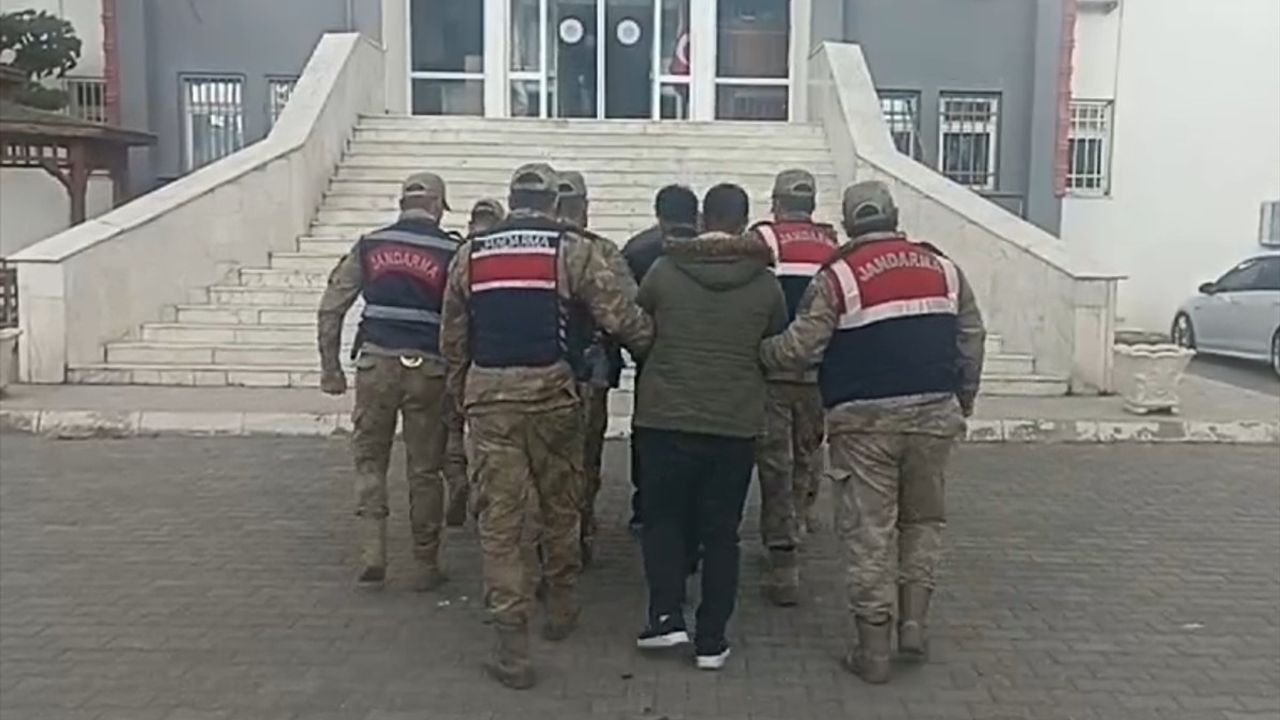 Iğdır'da Göçmen Kaçakçılığı Operasyonu: İki Şüpheli Tutuklandı