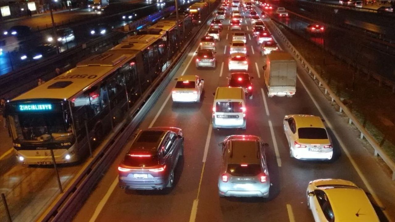 İstanbul'da Ara Tatil Trafik Yoğunluğu