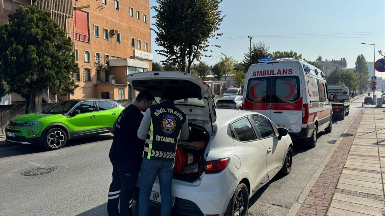 İstanbul'da Belgesiz Ambulans Hizmeti Veren Sürücüye Cezai İşlem Uygulandı