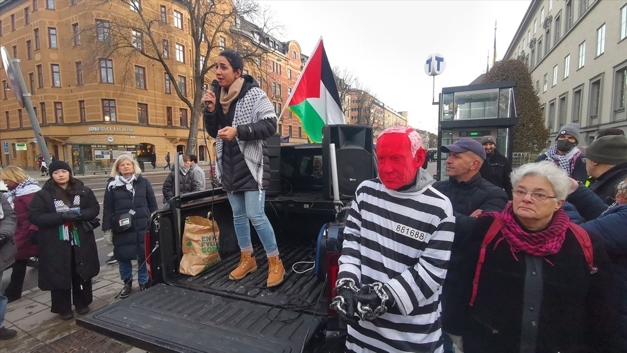 İsveç'te İsrail'in Saldırıları Protesto Edildi