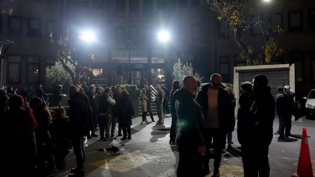 Kadıköy Belediyesi İşçileri Grev Kararını Açıkladılar