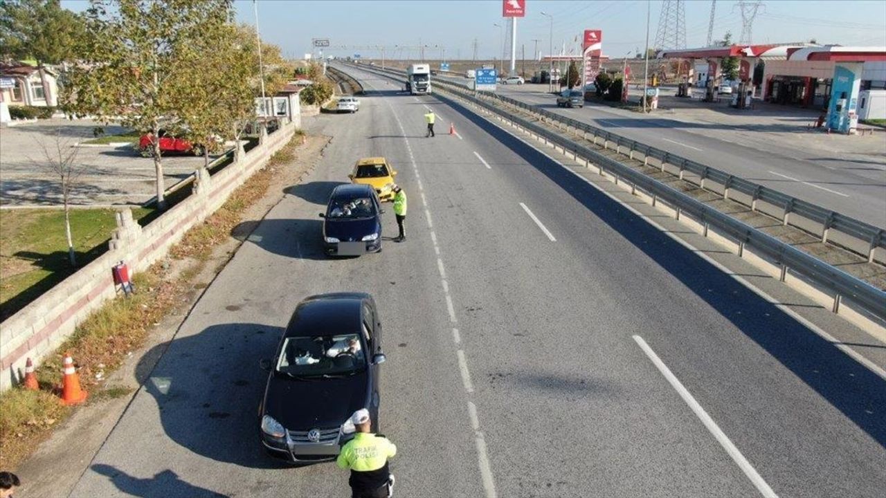 Kırklareli'nde Hız İhlali Yapan 22 Araç Trafikten Men Edildi