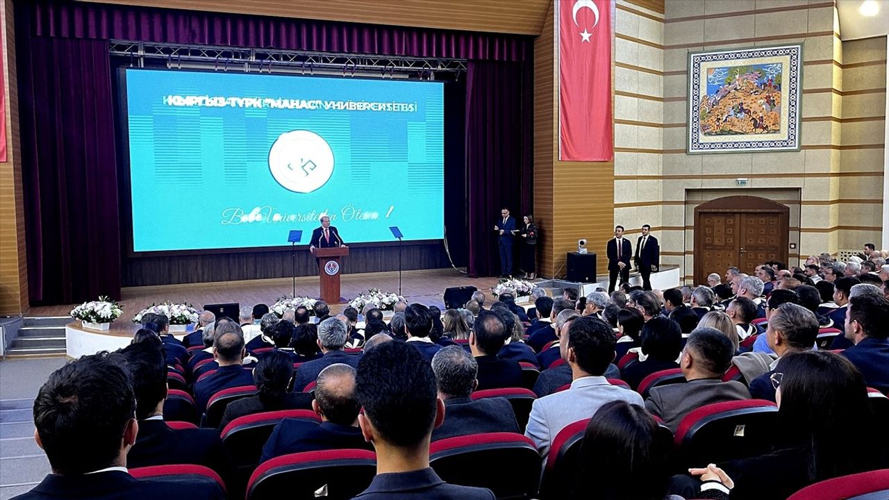 KKTC Cumhurbaşkanı Tatar Kırgızistan-Türkiye Manas Üniversitesi'nde Konuştu