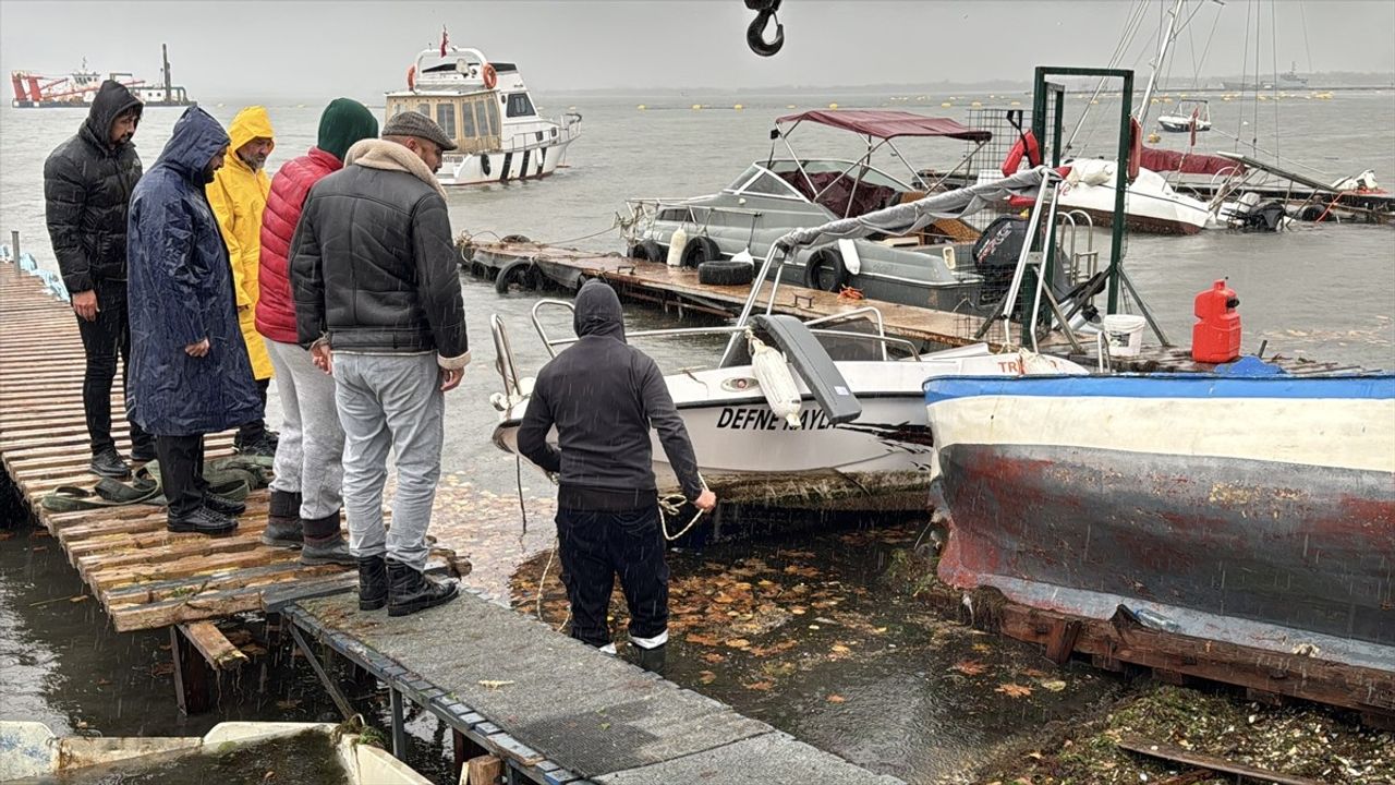 Kocaeli, Bolu ve Düzce'de Sağanak ve Fırtına Hayatı Olumsuz Etkiledi