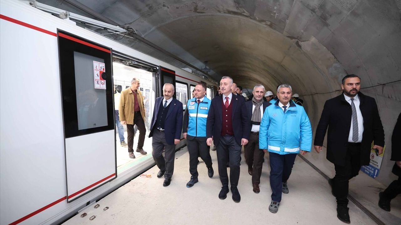 Kocaeli'nin İlk Metro Hattında Deneme Sürüşü Yapıldı