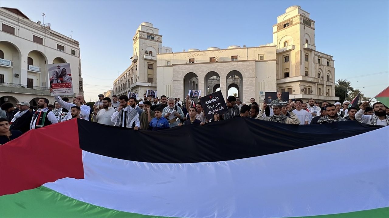 Libya'da Gazze İçin Dayanışma Gösterisi